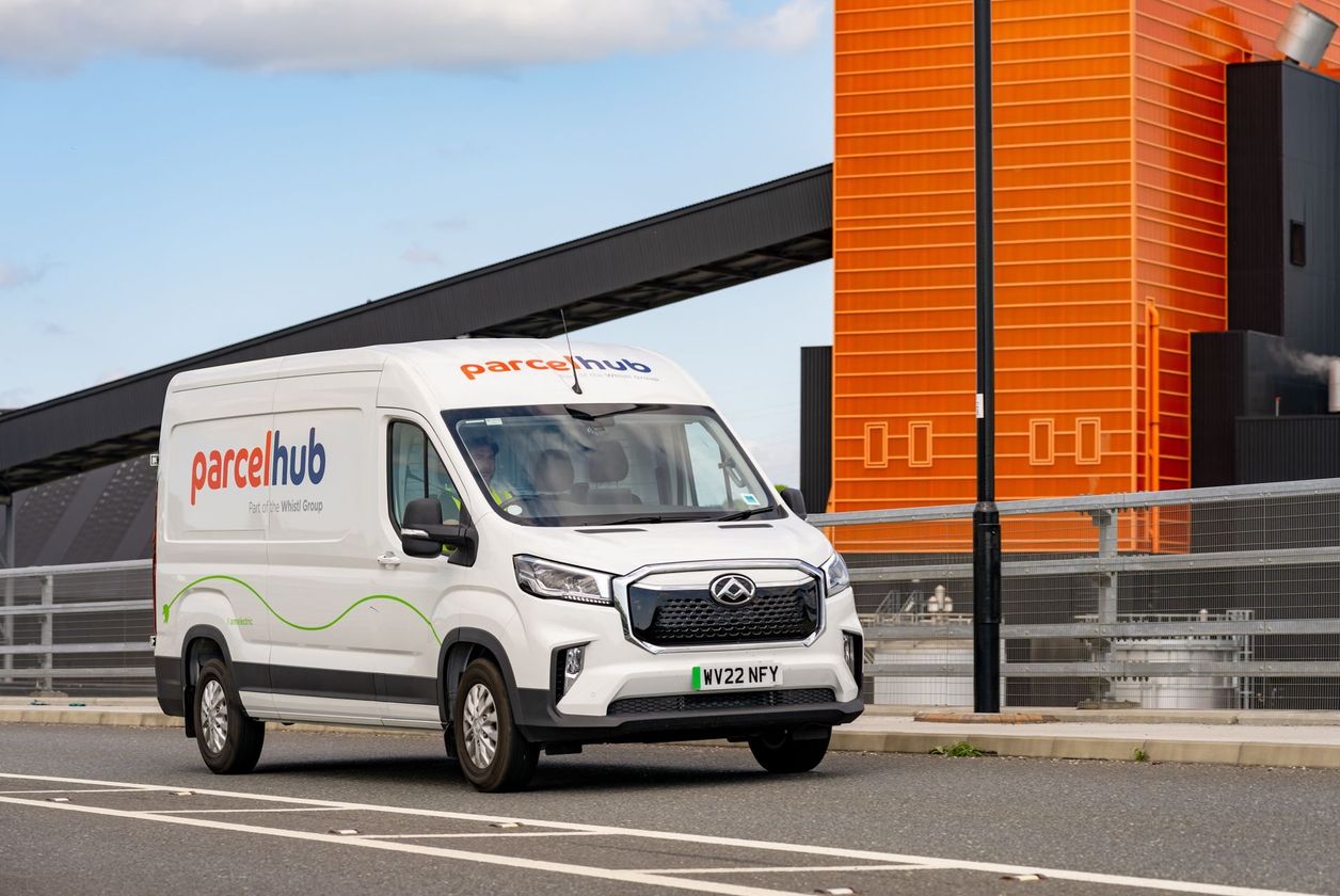 <p><span class="heading--2"><span class="heading--3">Discounted multi-carrier delivery, collecting throughout South Yorkshire</span></span><br />
Today's online shoppers demand fast, cost-effective, flexible multi-carrier shipping and are becoming increasingly sophisticated with the level and speed of service they expect. Thanks to our local <a href="https://www.parcelhub.co.uk">Parcelhub</a> depot&nbsp;and collection services, we help Sheffield shippers to offer the breadth of choice consumers demand.</p>
