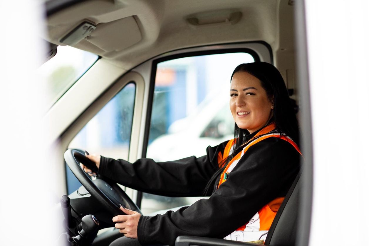 <h2><span class="heading--2">Delivery management for online retailers:</span></h2>

<ul>
	<li>Single platform >20&nbsp;carriers and >600&nbsp;delivery options.</li>
	<li>Choice of services for different-sized items.</li>
	<li>One collection regardless of carrier choice; one contact, one contract.</li>
	<li>Efficient label production and order processing.</li>
	<li>Discounted rates based on Parcelhub's buying power.</li>
	<li>Managed customer delivery queries from our UK-based team, on your behalf.</li>
	<li>Full end-to-end tracking and POD options for all services.</li>
	<li><a href="https://www.parcelhub.co.uk/integrations/ecommerce-courier-integration">Easy integration</a> with your website, eCommerce platform, order/warehouse management system (OMS/WMS), and/or marketplace accounts.</li>
</ul>

<p><a class="button button--filled" href="https://www.parcelhub.co.uk/enquiries" target="_self">Get your Bespoke eCommerce Shipping Quotation</a><br />
&nbsp;</p>
