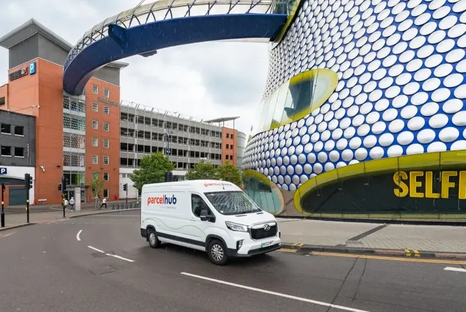 <p><span class="heading--3">Discounted multi-carrier delivery, collecting throughout East London, Essex and Kent</span><br />
Today's online shoppers demand fast, cost-effective, flexible multi-carrier shipping and are becoming increasingly sophisticated with the level and speed of service they expect.</p>

<p>Thanks to our local Parcelhub depot&nbsp;and collection services, we help South Eastern shippers to offer the breadth of choice consumers demand.</p>
