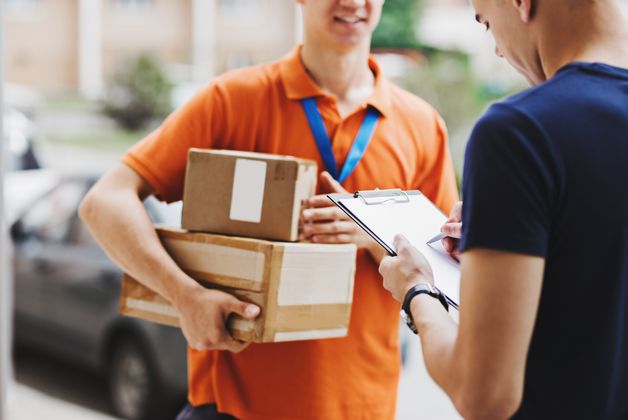 <h3><span class="heading--3"><span class="heading--3">Multi-Carrier Proactive Tracking Support</span></span></h3>

<p>Parcelhub's Proactive Tracking Support works across multiple carriers, seamlessly integrating with our other delivery solutions. We've meticulously mapped out the tracking events for each carrier partner to identify potential delivery disruptions. This means no matter which carrier you choose, our expert team can proactively address issues and prevent parcels from being returned to sender.</p>

<p>Our tailored support identifies common delivery problems such as:</p>

<ul>
	<li>Address errors</li>
	<li>Refused or returned parcels</li>
	<li>Customs issues</li>
	<li>Repeated delays</li>
</ul>

<p>By allowing our team to manage these issues, you can reduce failed deliveries, improve on-time performance, and ensure a seamless customer experience.</p>
